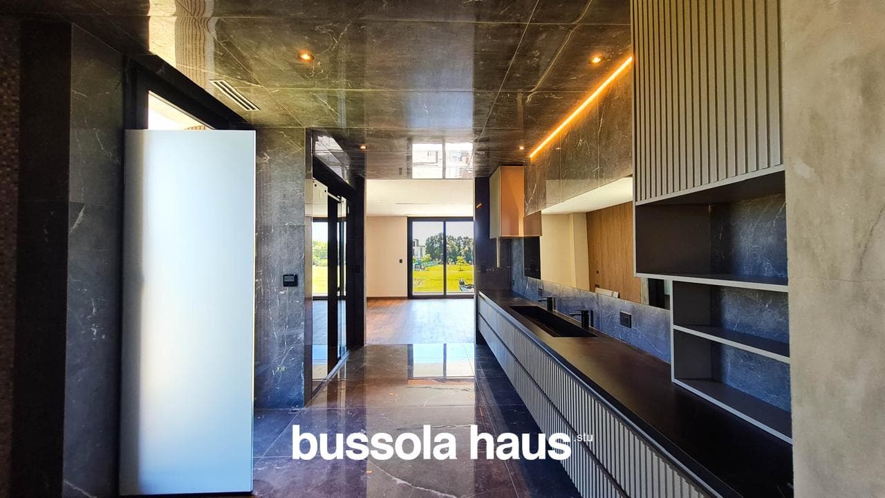 4-Bedroom House for Sale by the River in El Yacht Nordelta