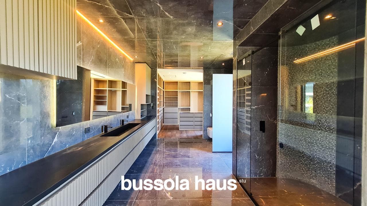 4-Bedroom House for Sale by the River in El Yacht Nordelta