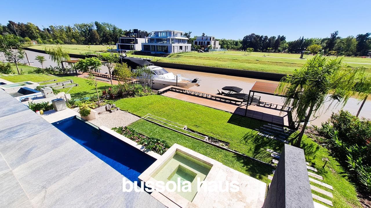 5-Bedroom House for Sale by the River in El Yacht Nordelta