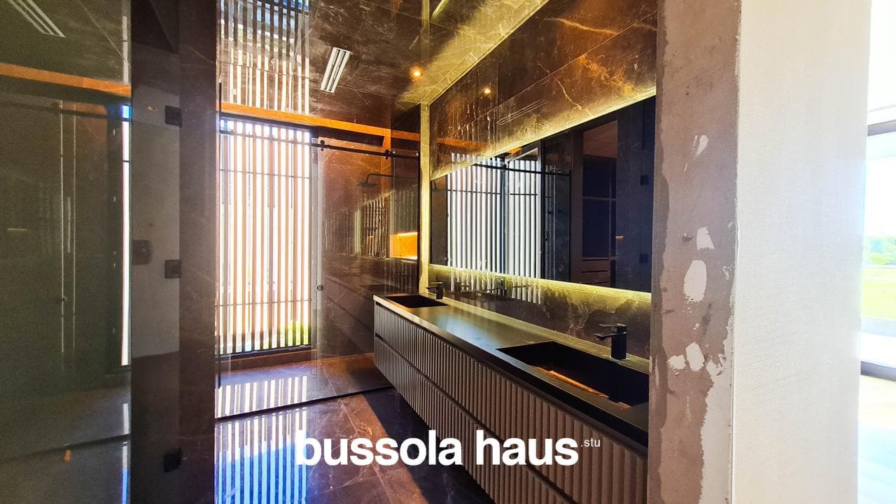 5-Bedroom House for Sale by the River in El Yacht Nordelta
