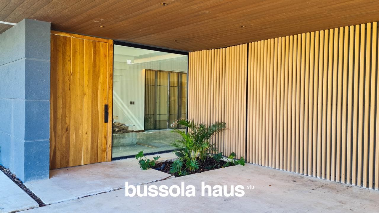 5-Bedroom House for Sale by the River in El Yacht Nordelta