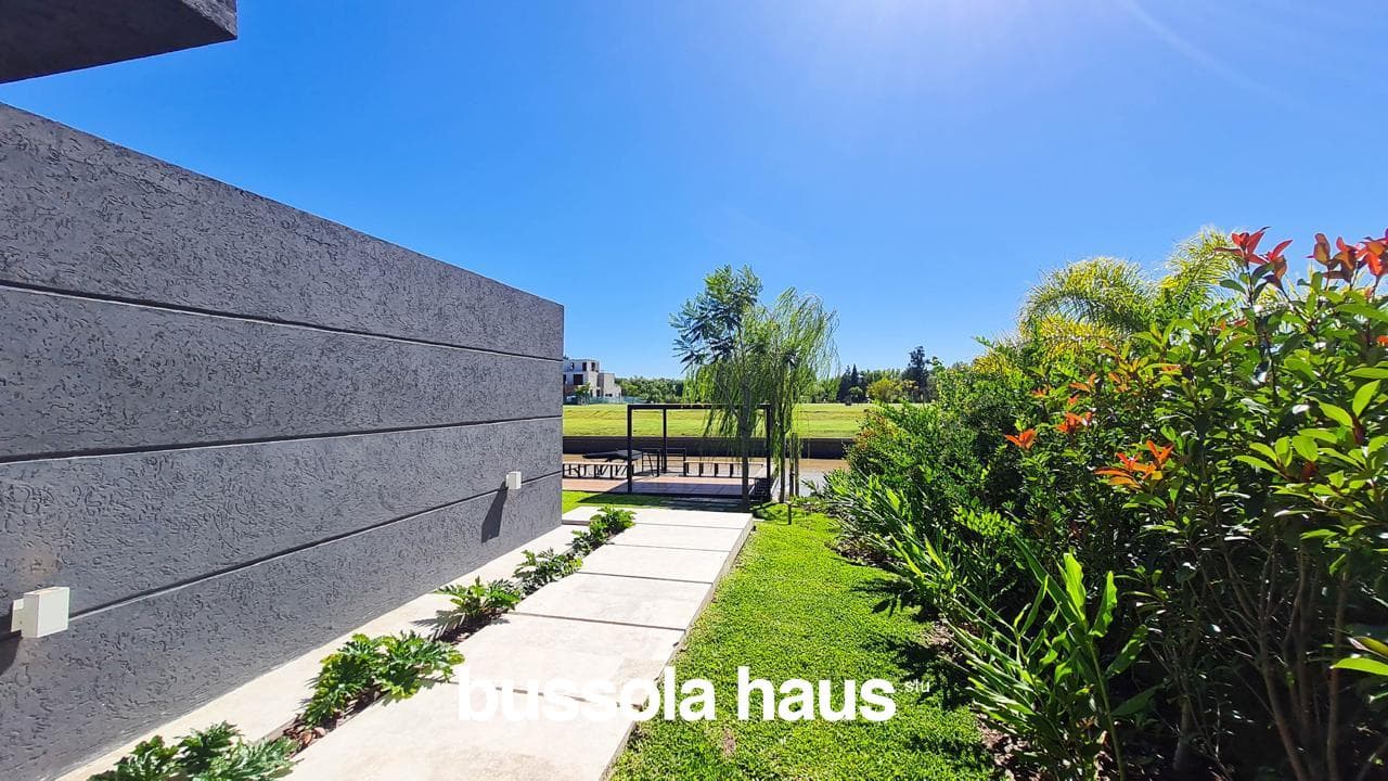 5-Bedroom House for Sale by the River in El Yacht Nordelta