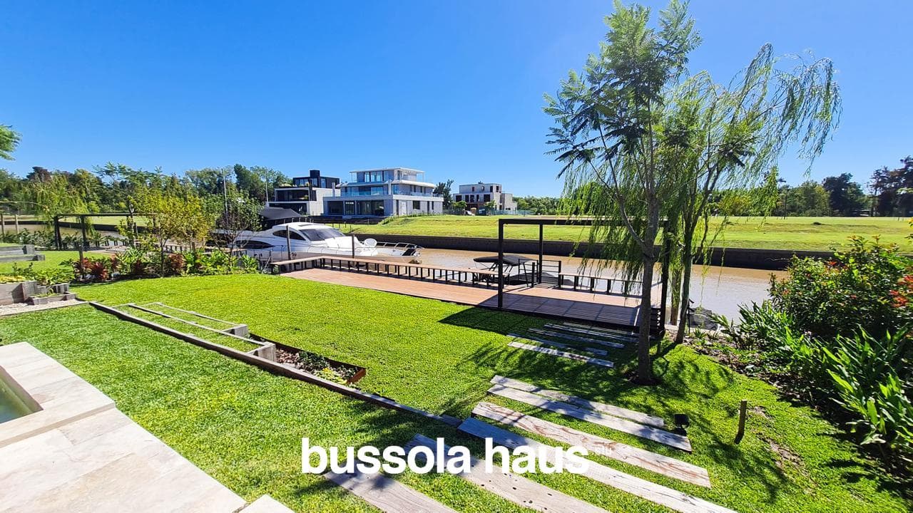 5-Bedroom House for Sale by the River in El Yacht Nordelta