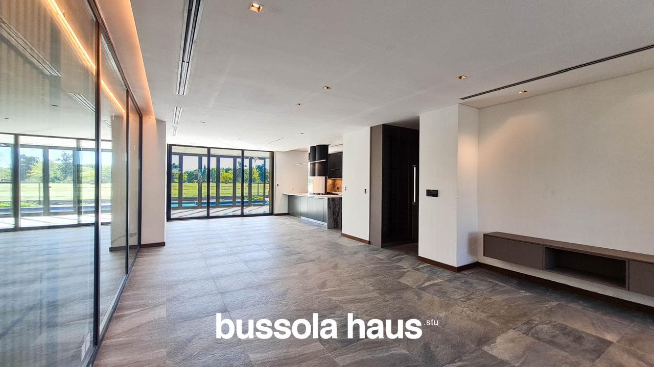 5-Bedroom House for Sale by the River in El Yacht Nordelta