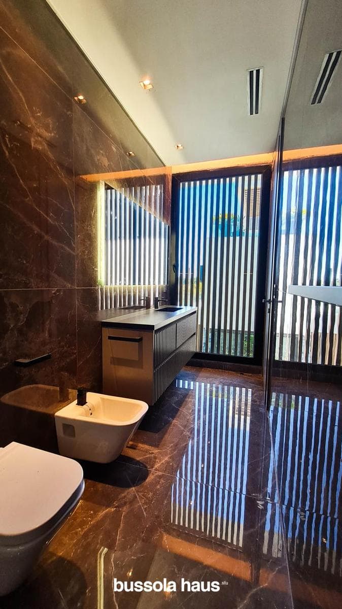 5-Bedroom House for Sale by the River in El Yacht Nordelta