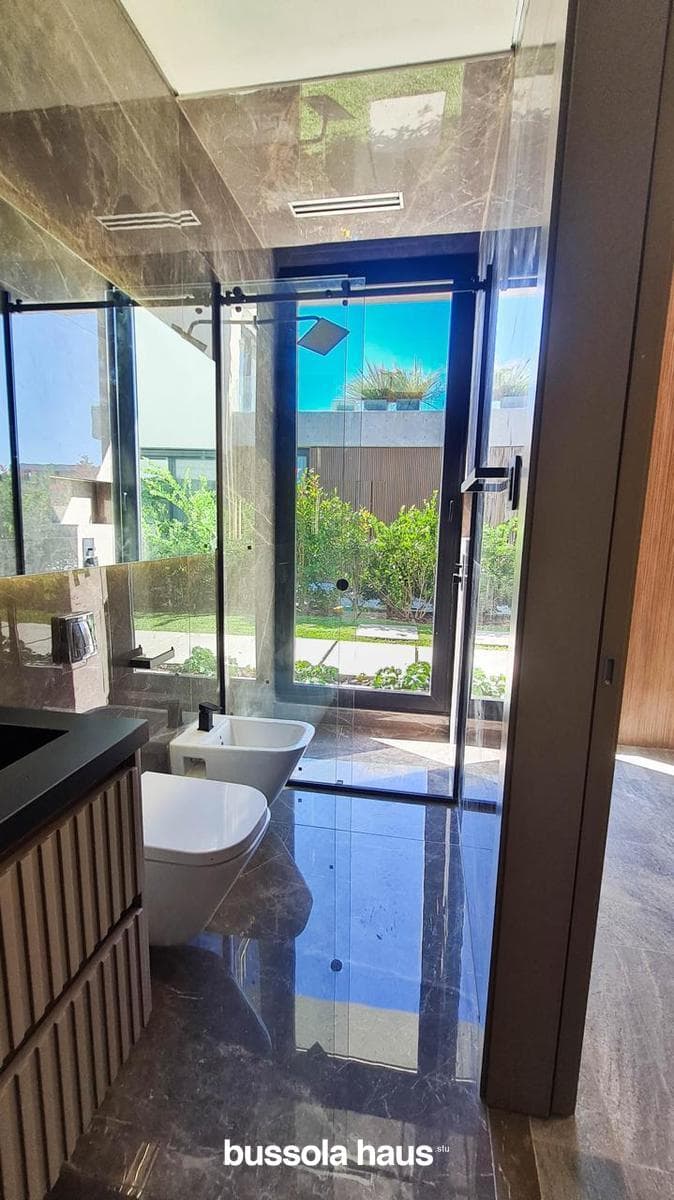5-Bedroom House for Sale by the River in El Yacht Nordelta