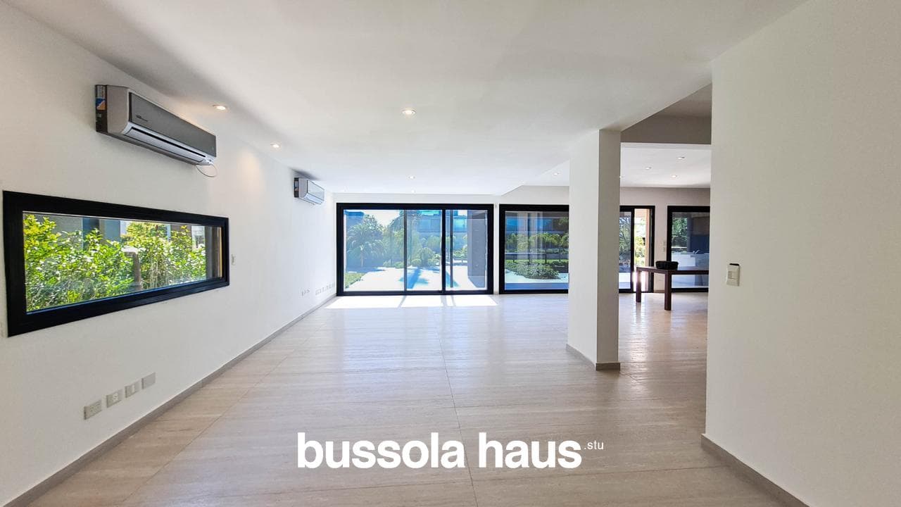 5-Bedroom House for Sale by the River in El Yacht Nordelta