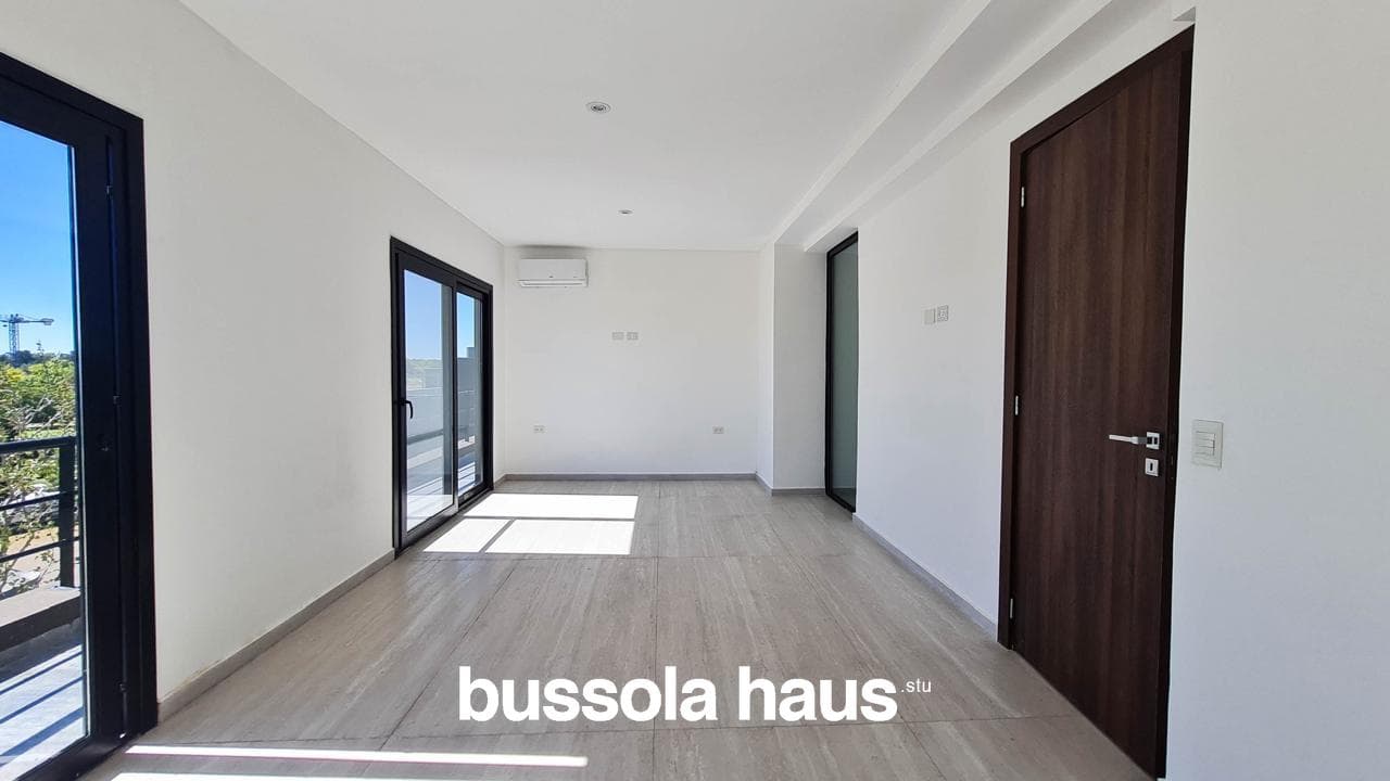5-Bedroom House for Sale by the River in El Yacht Nordelta
