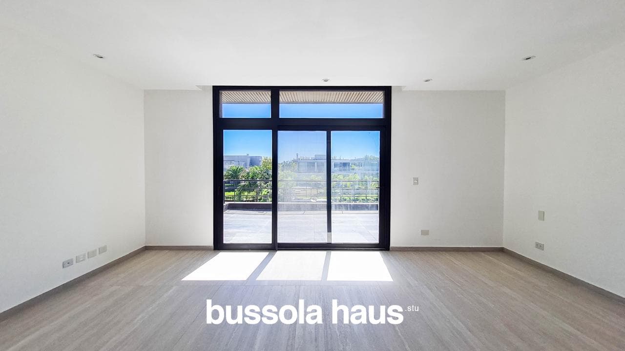 5-Bedroom House for Sale by the River in El Yacht Nordelta
