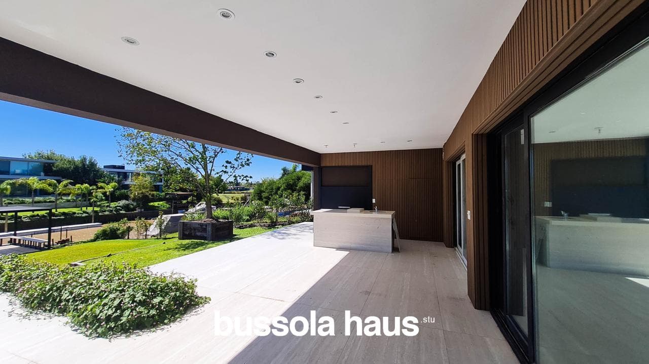 5-Bedroom House for Sale by the River in El Yacht Nordelta