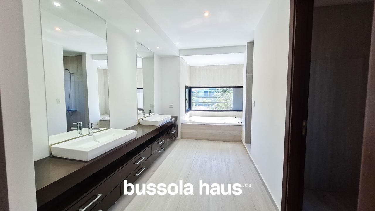 5-Bedroom House for Sale by the River in El Yacht Nordelta