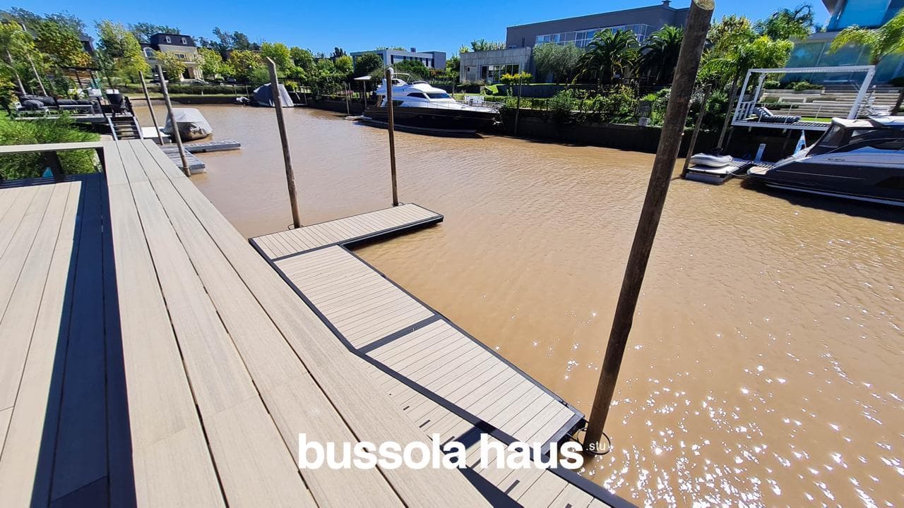 5-Bedroom House for Sale by the River in El Yacht Nordelta