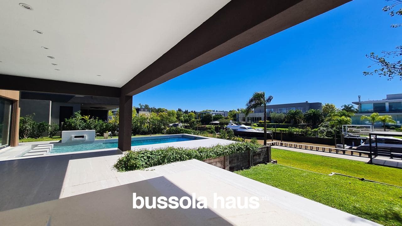 5-Bedroom House for Sale by the River in El Yacht Nordelta