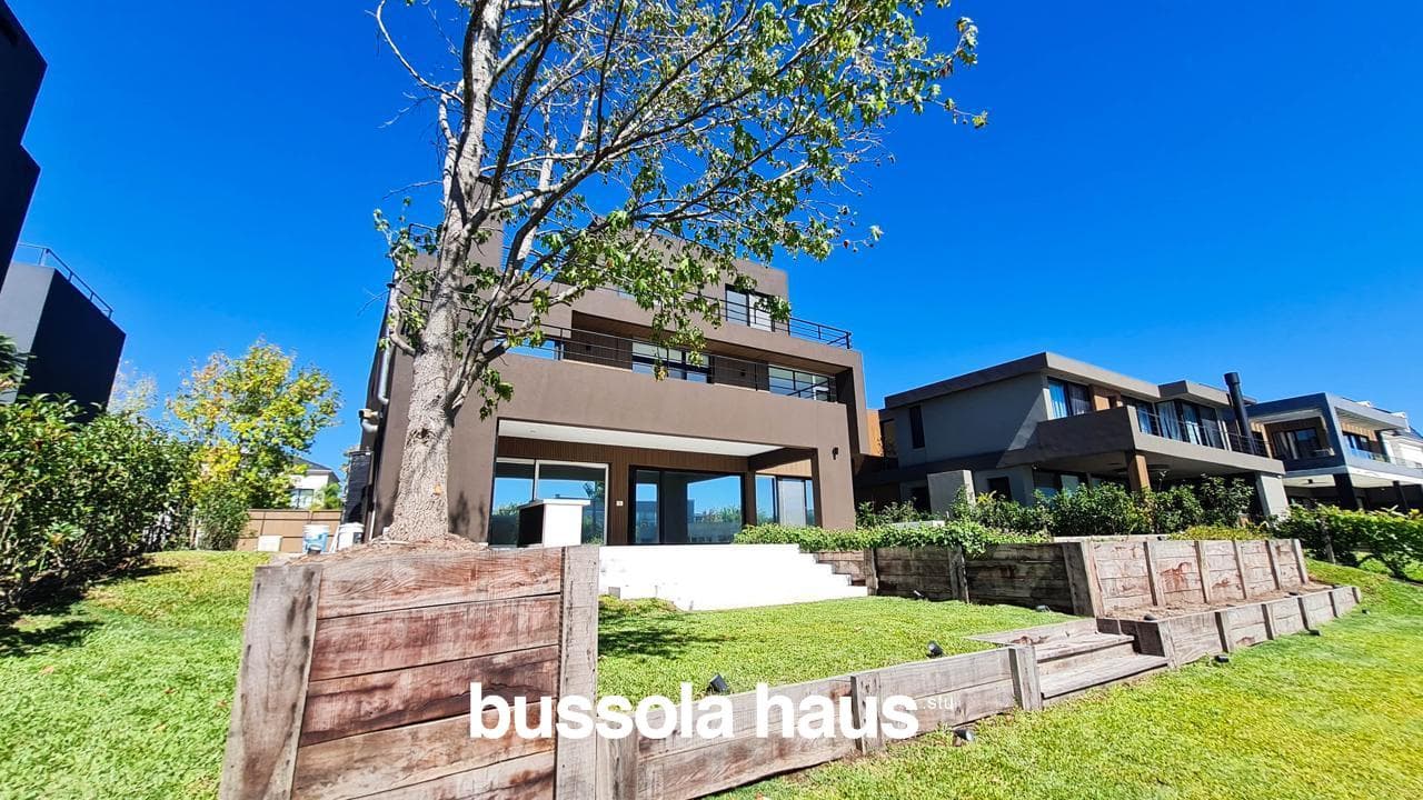 5-Bedroom House for Sale by the River in El Yacht Nordelta