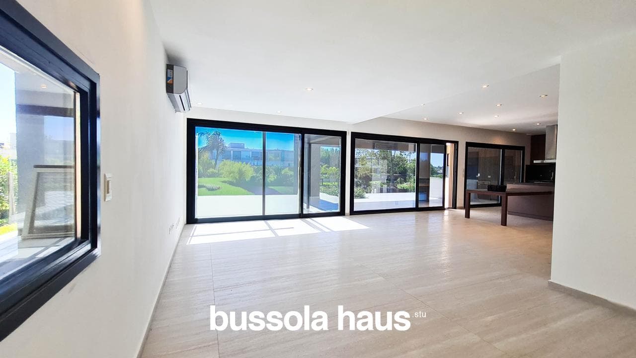 5-Bedroom House for Sale by the River in El Yacht Nordelta