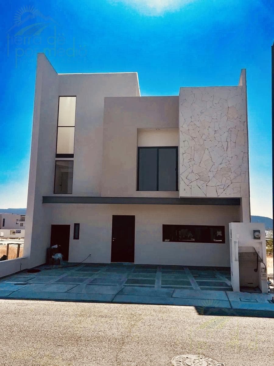 Large House with a 4th Bedroom on the Ground Floor and a Roof Garden, in Santa Fe (Juriquilla Valley), Querétaro