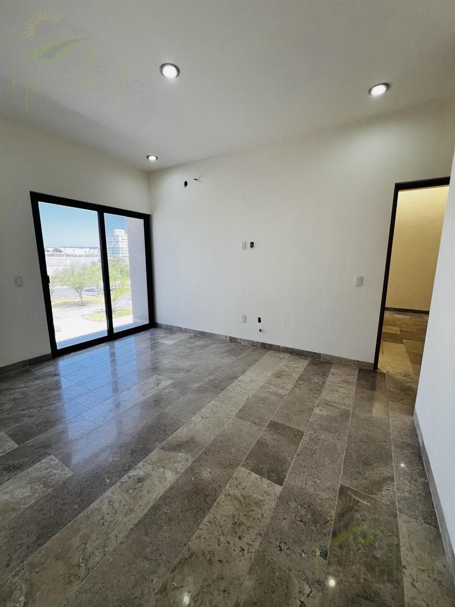 Large House with a 4th Bedroom on the Ground Floor and a Roof Garden, in Santa Fe (Juriquilla Valley), Querétaro