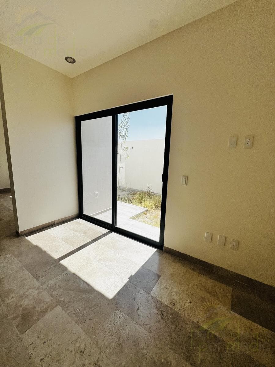 Large House with a 4th Bedroom on the Ground Floor and a Roof Garden, in Santa Fe (Juriquilla Valley), Querétaro