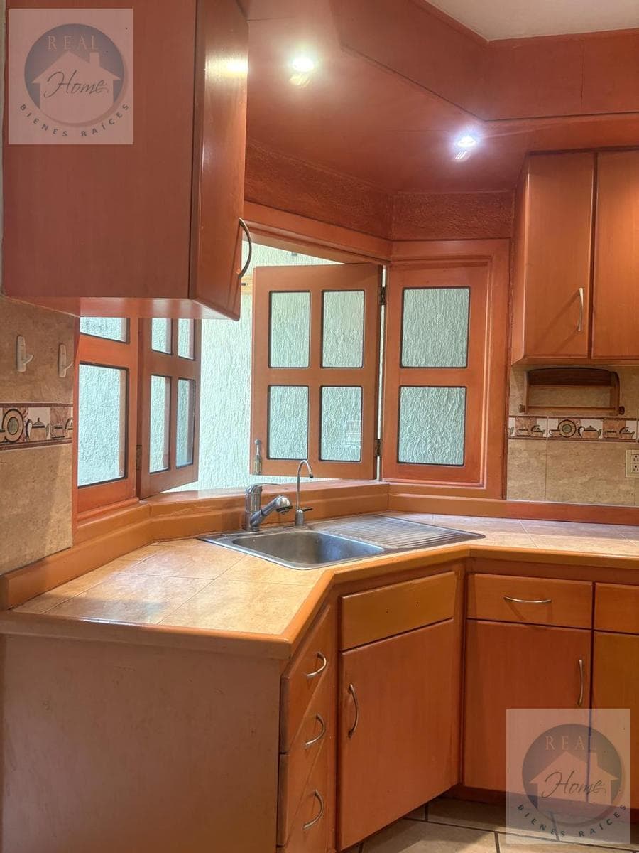 House for sale in Col. Tulipanes in La Tijera, Zapopan, Jalisco