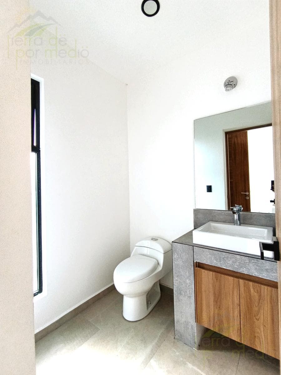 3-Bedroom House on a Private Street in Juriquilla, Querétaro