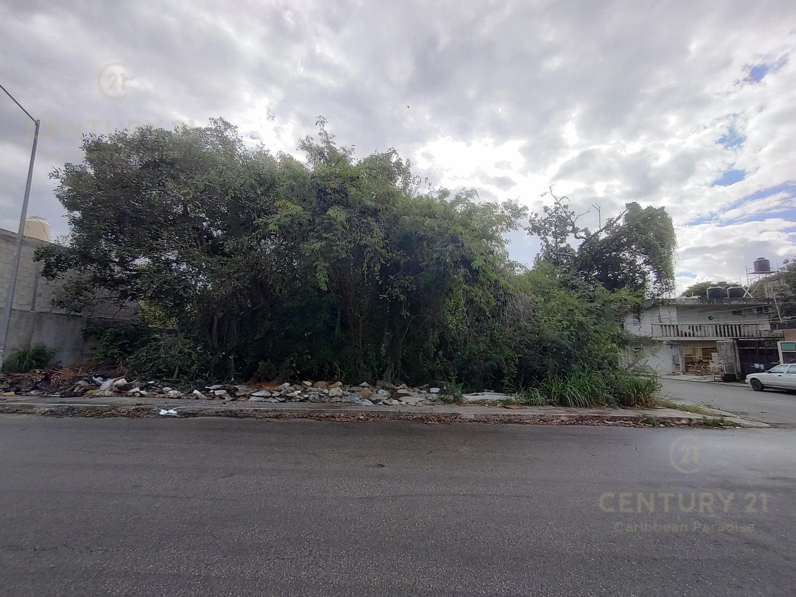 Corner Lot for Sale, registered under the Col Ejido title, 1 block from Constituyentes, Playa del Carmen P45435