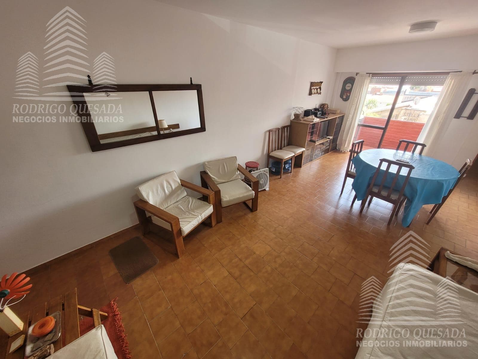 Spacious 2-room apartment with a garage on Av. Costanera!