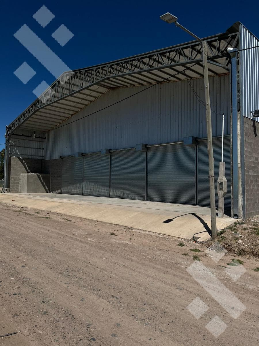For Sale | 1,350 m² Warehouse | Necochea and Republica de Italia | Neuquén City