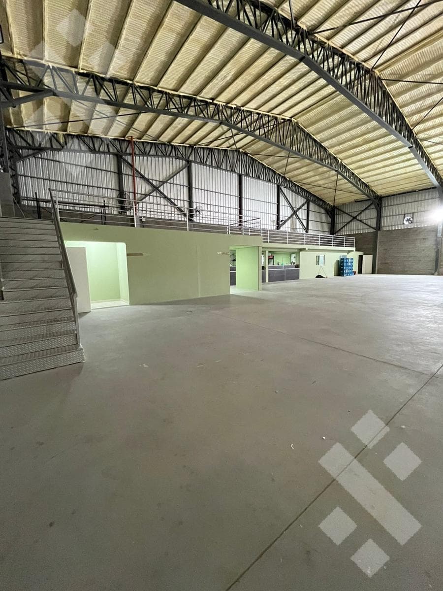 For Sale | 1,350 m² Warehouse | Necochea and Republica de Italia | Neuquén City