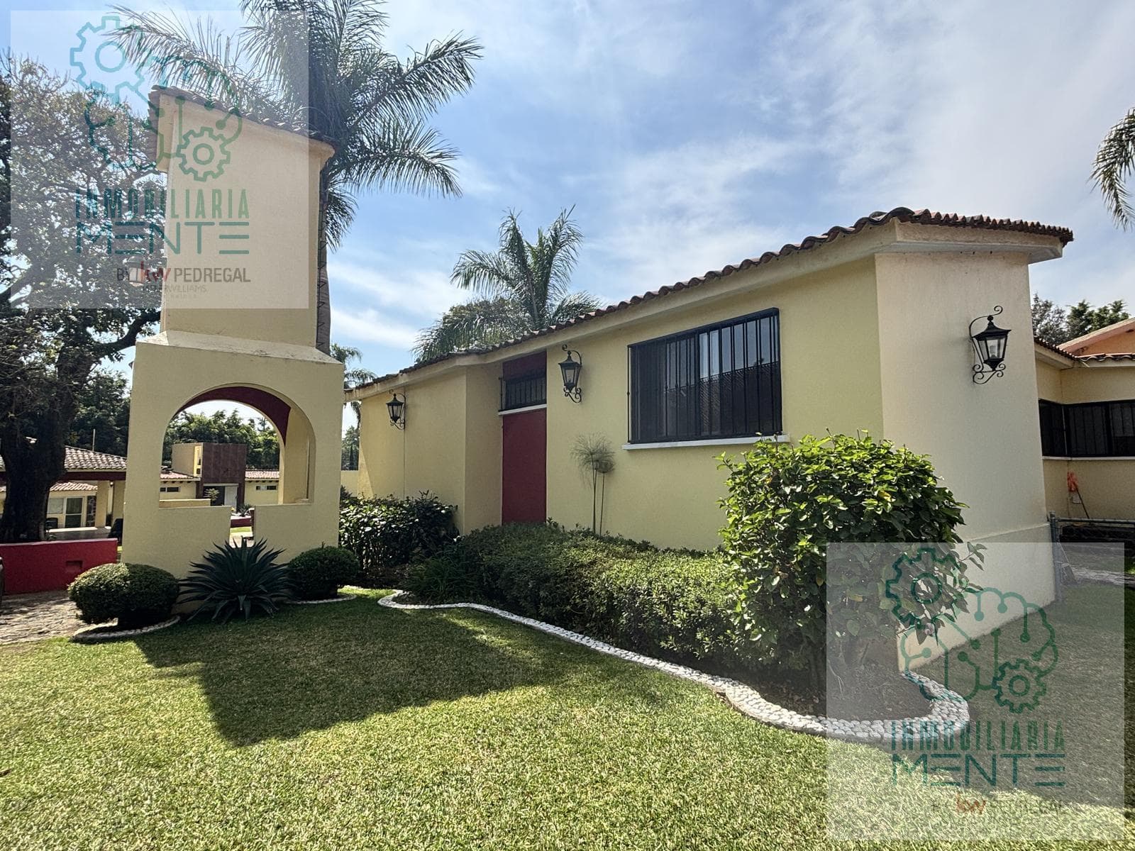 House for Sale in the Jardines de Ahuatepec Subdivision, Cuernavaca, Morelos.