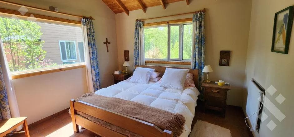 5-Bedroom House for Sale - Costas del Alumine Neighborhood - Alumine