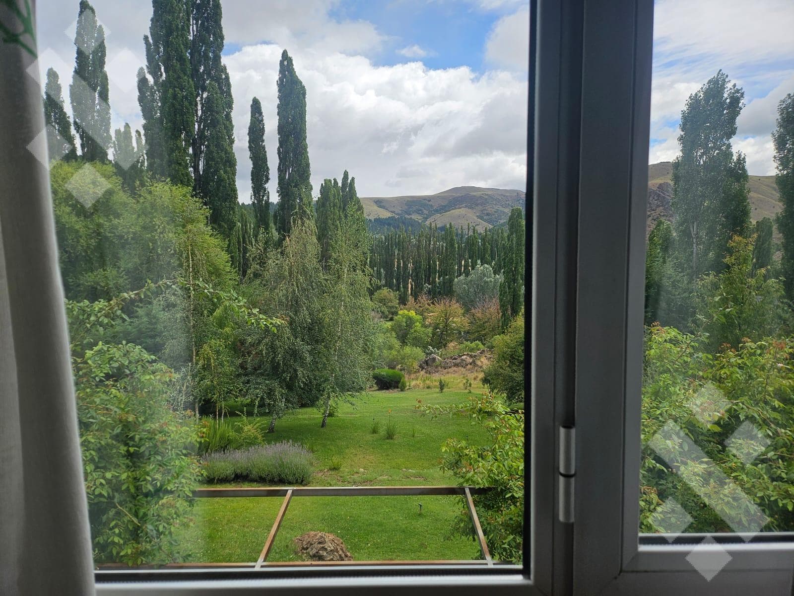 5-Bedroom House for Sale - Costas del Alumine Neighborhood - Alumine