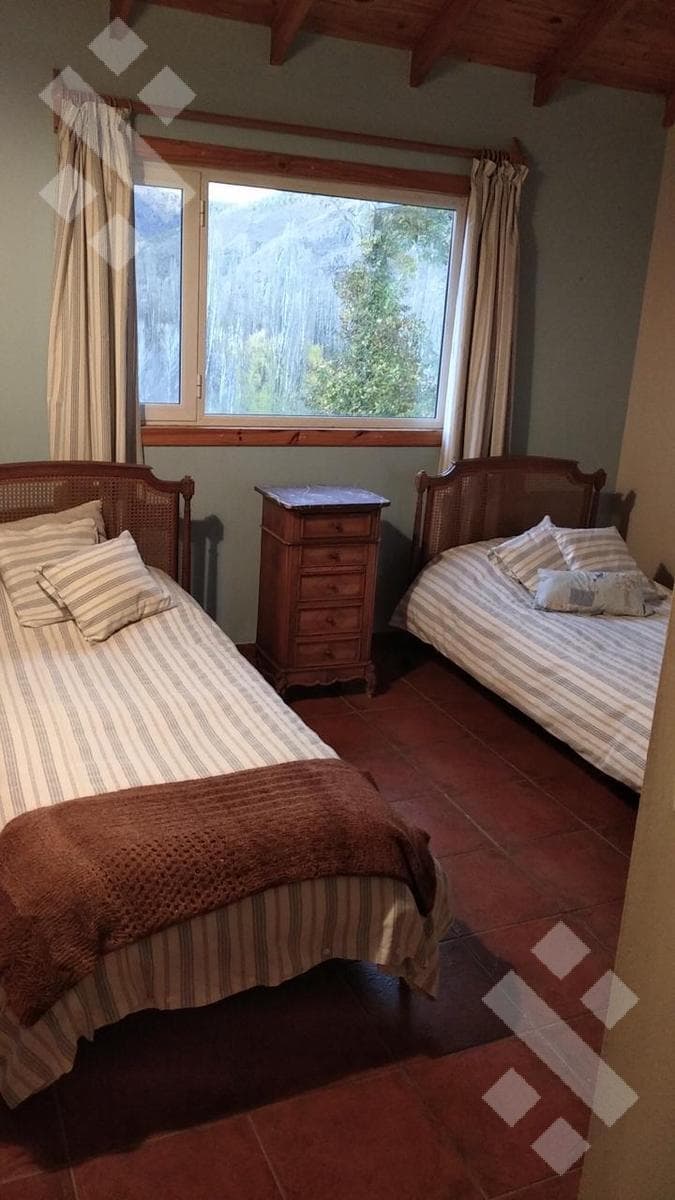 5-Bedroom House for Sale - Costas del Alumine Neighborhood - Alumine