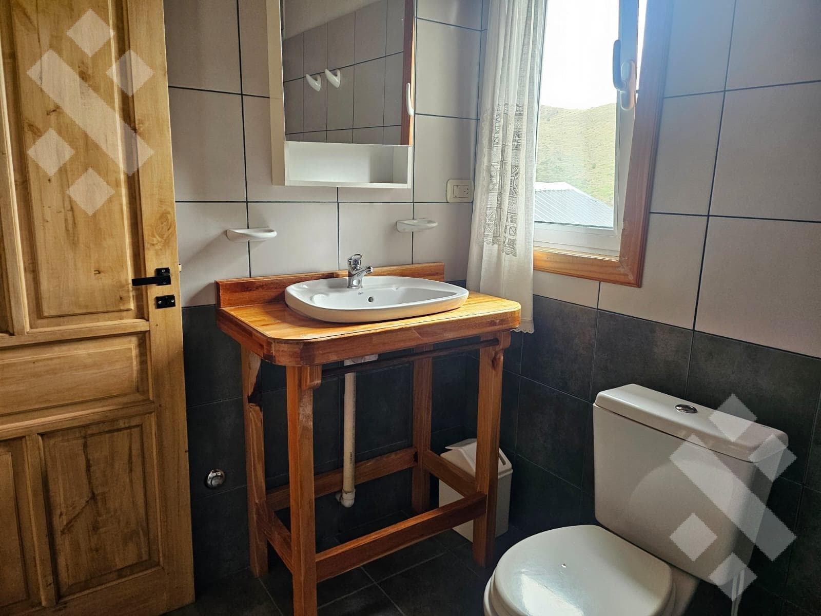 5-Bedroom House for Sale - Costas del Alumine Neighborhood - Alumine