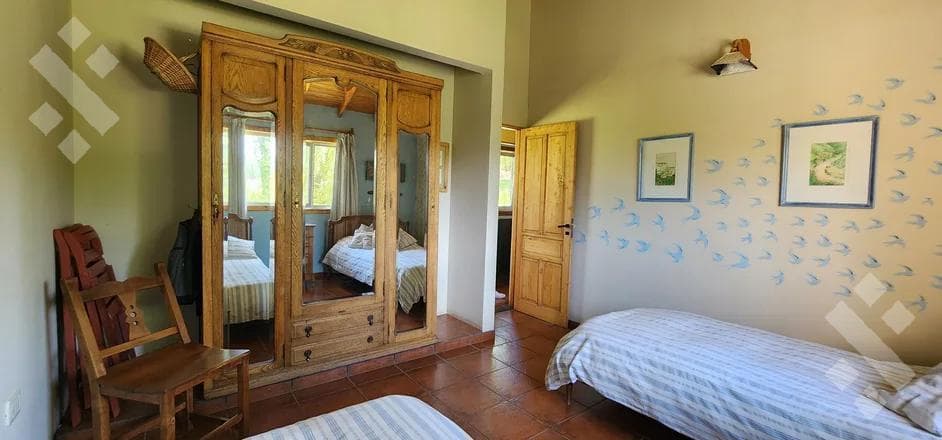 5-Bedroom House for Sale - Costas del Alumine Neighborhood - Alumine