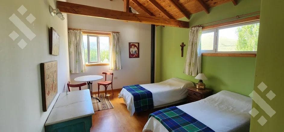 5-Bedroom House for Sale - Costas del Alumine Neighborhood - Alumine