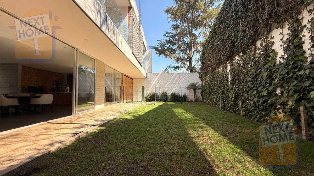 HOUSE IN A CONDOMINIUM FOR SALE IN LOMAS DE VISTA HERMOSA