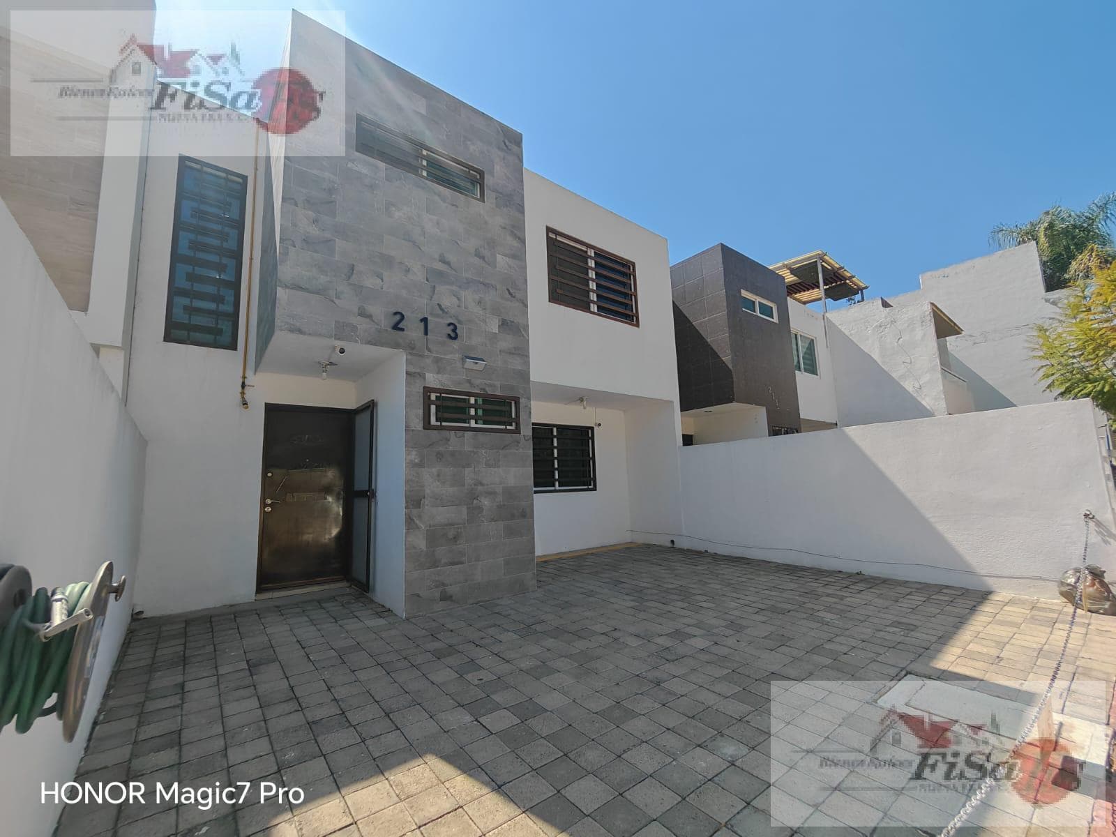 HOUSE FOR SALE IN CIRCUITO VIÑEDOS