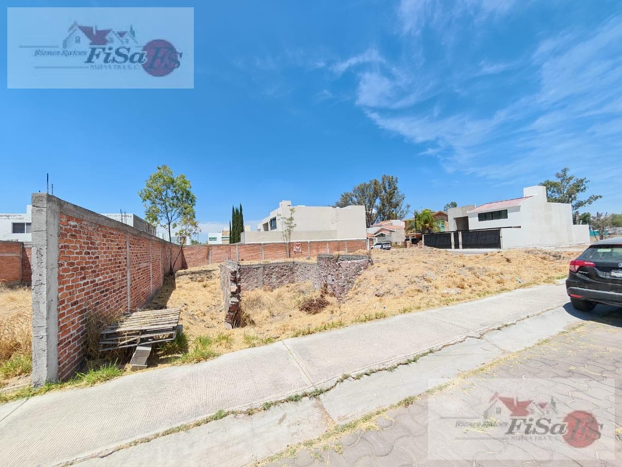 LAND FOR SALE IN THE LAS TROJES RESIDENTIAL AREA
