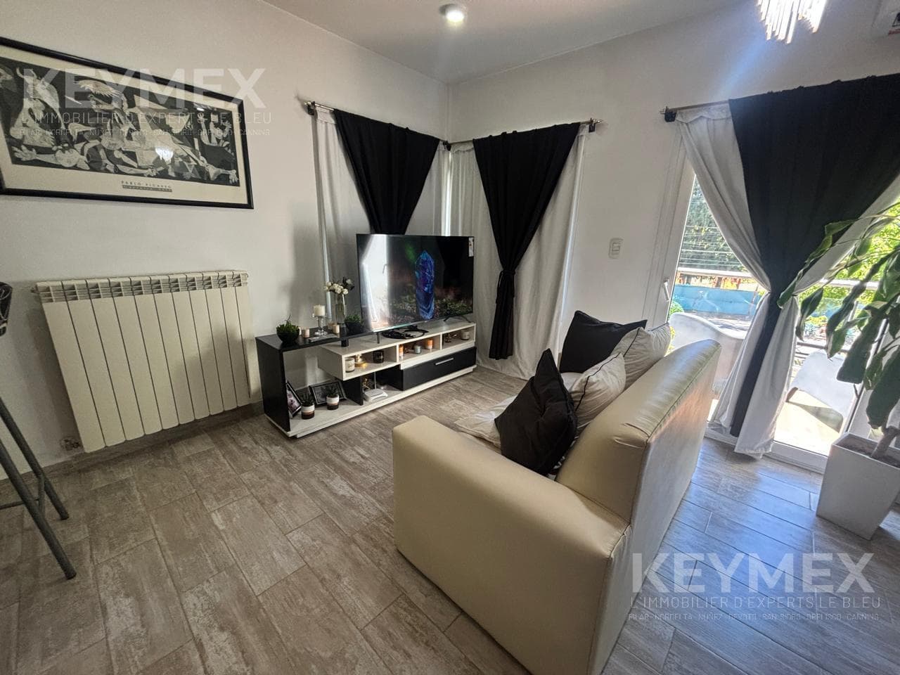 Studio apartment for sale in Pilar with a garage