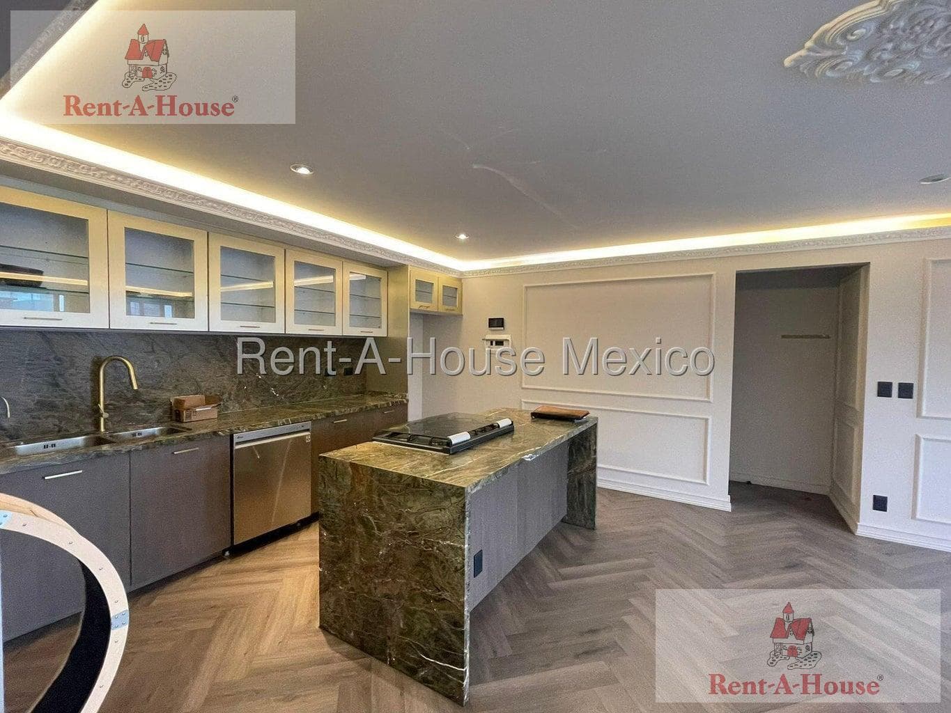 Apartment for Sale in Roma Sur, Cuauhtémoc GIS 26-1826