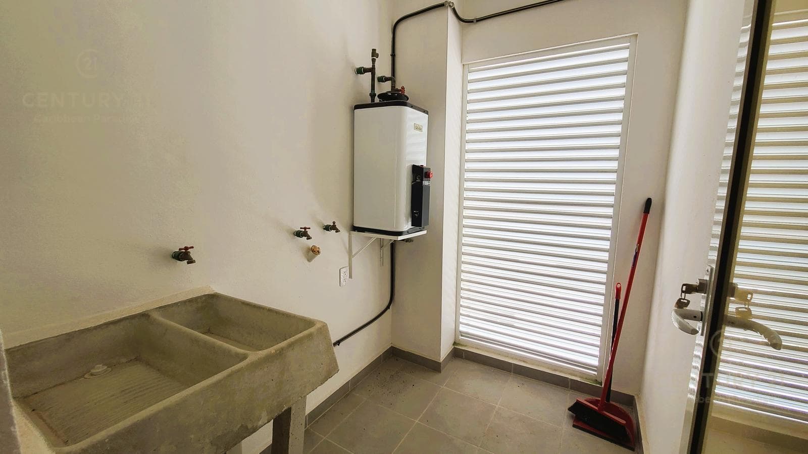 New 3-Bedroom Condo for Sale in Kuyaan, Playa del Carmen | P4563