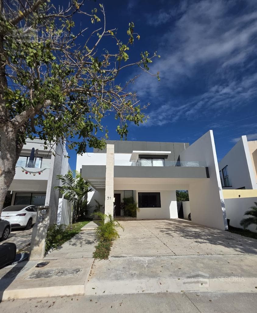 PRIVATE, ONE-OF-A-KIND LIVING HOME FOR SALE in Xcanatún, Mérida