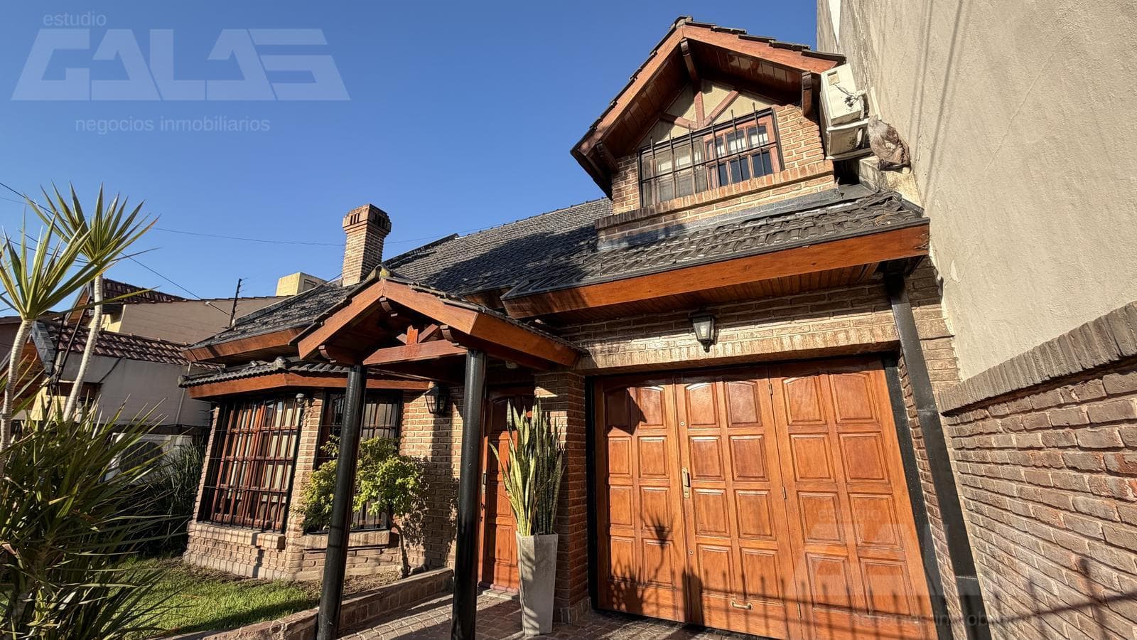 HOUSE | 4 ROOMS | SWIMMING POOL | EXCELLENT CONDITION | DOUBLE GARAGE | CASTELAR NORTE
