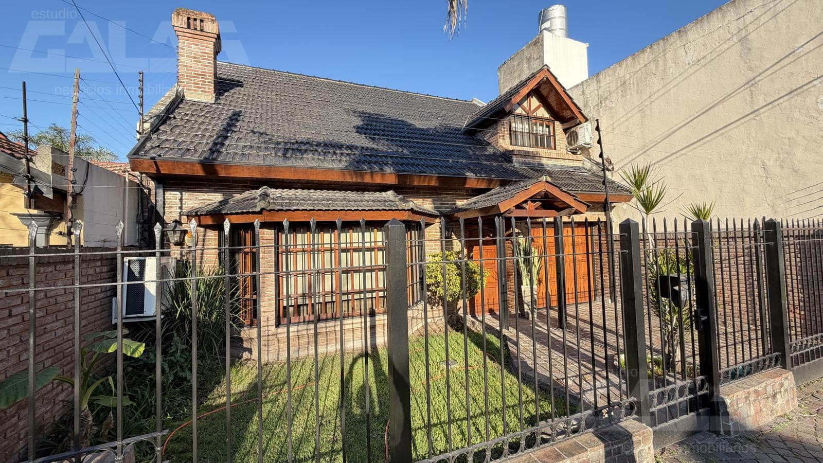 HOUSE | 4 ROOMS | SWIMMING POOL | EXCELLENT CONDITION | DOUBLE GARAGE | CASTELAR NORTE
