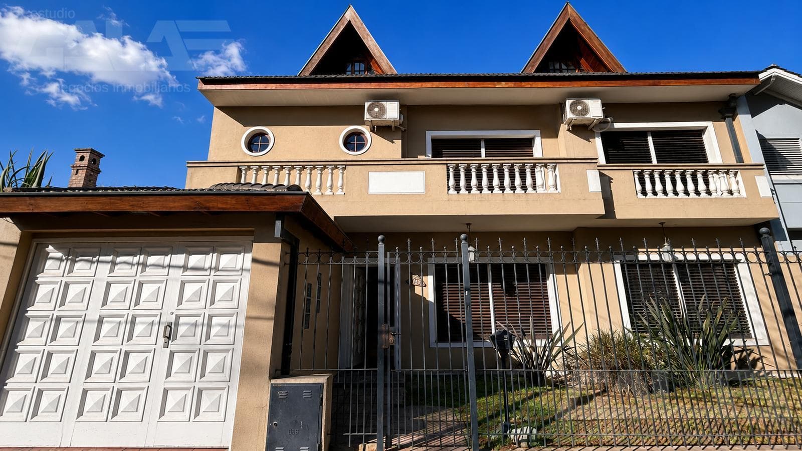 HOUSE | 6 ROOMS | SWIMMING POOL | READY TO MOVE IN | DOUBLE GARAGE | CASTELAR NORTE