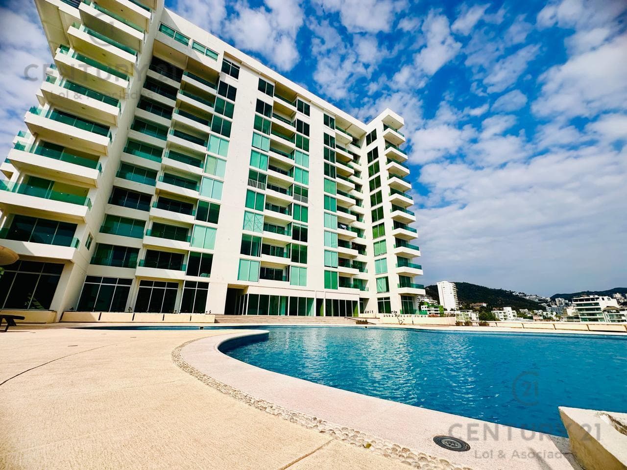 Apartment in the Club Deportivo Subdivision