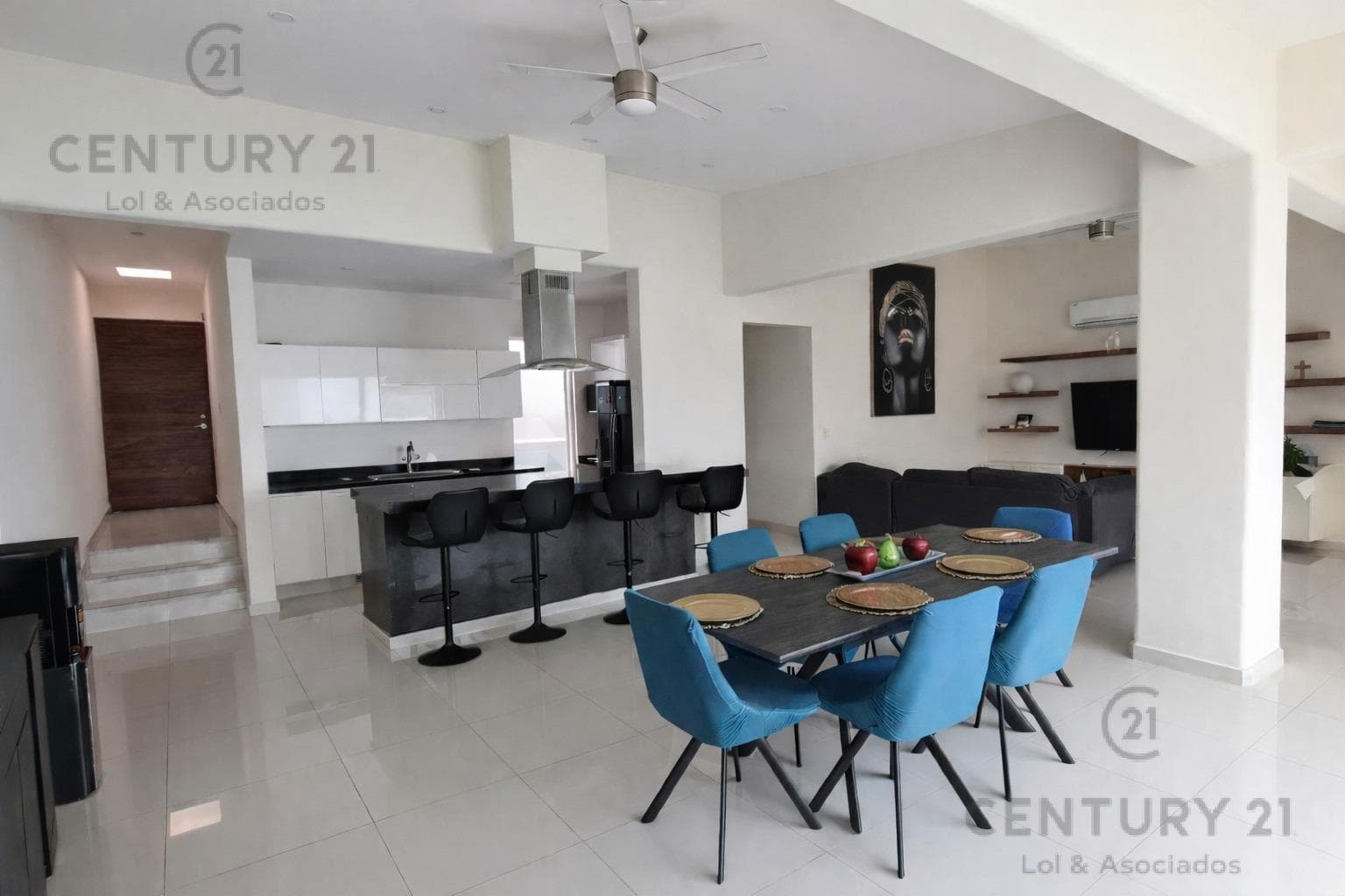 Apartment in the Club Deportivo Subdivision
