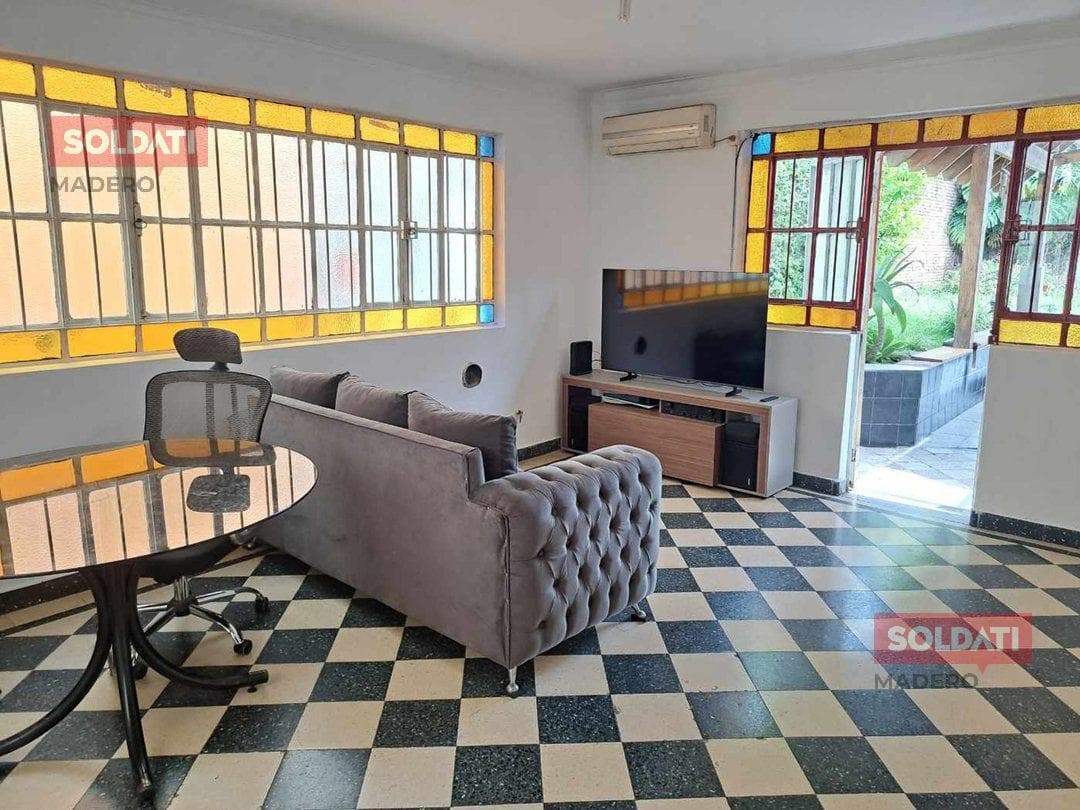 FOR SALE: 5-ROOM HOUSE WITH GARDEN IN PATERNAL