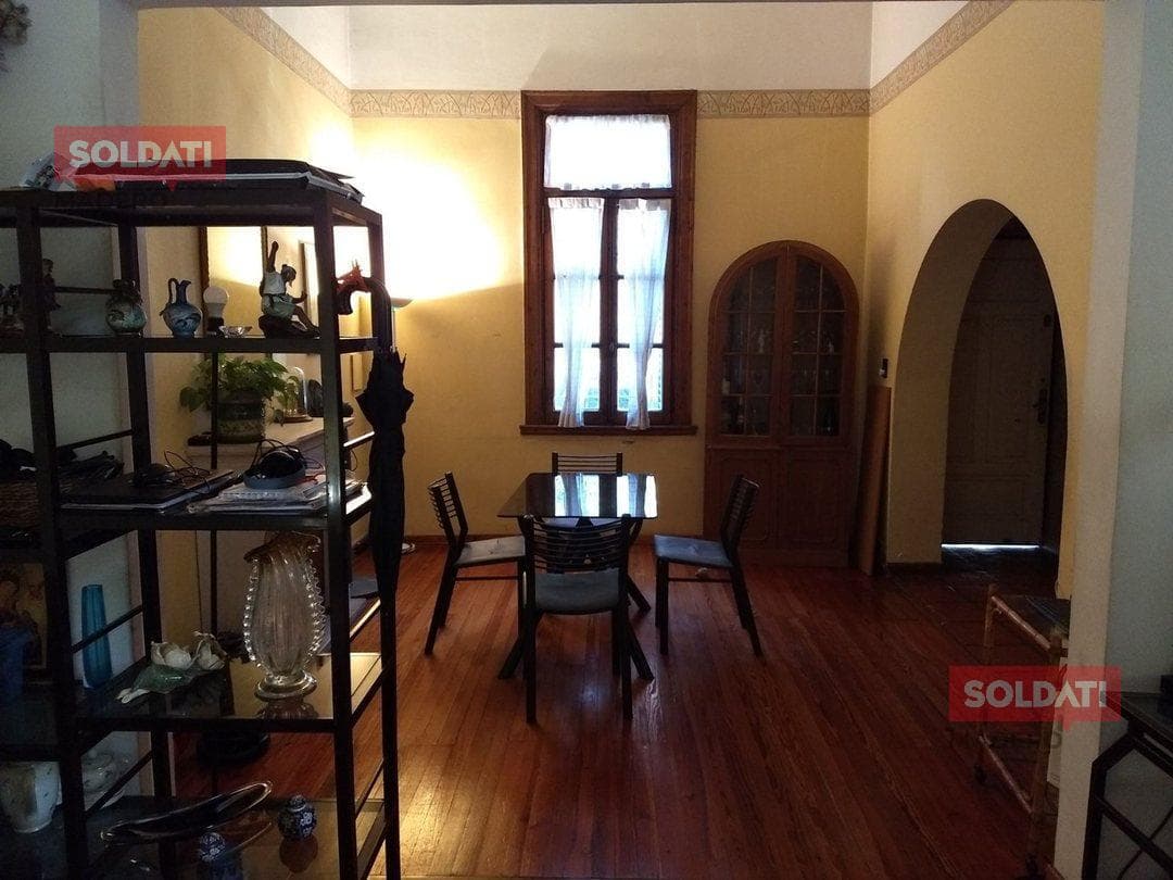 6-room house with a patio and a separate apartment for sale in Flores