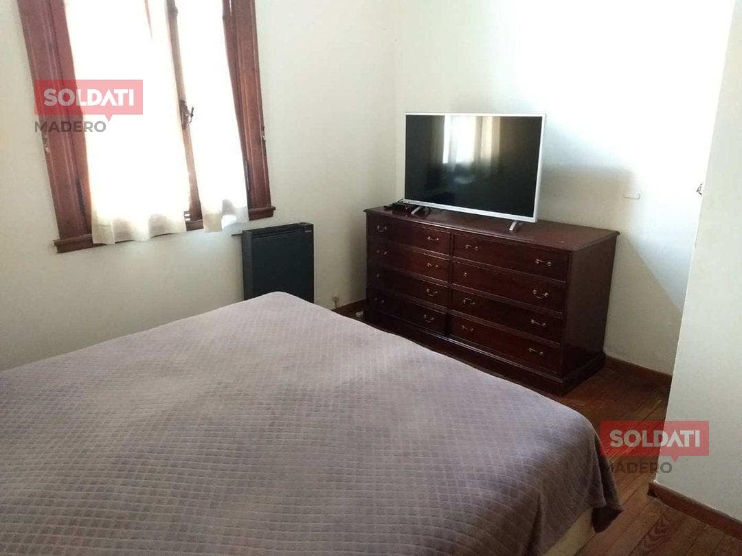 6-room house with a patio and a separate apartment for sale in Flores